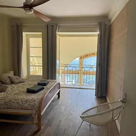 Duplex 6 Couchages Face Menton