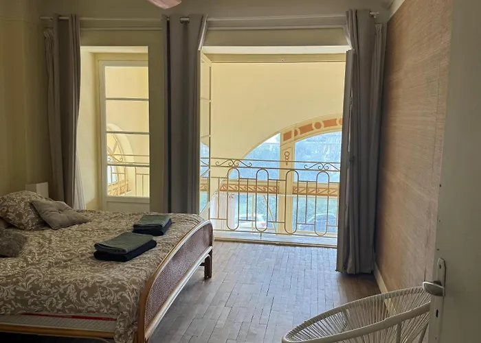 Duplex 6 Couchages Face Menton